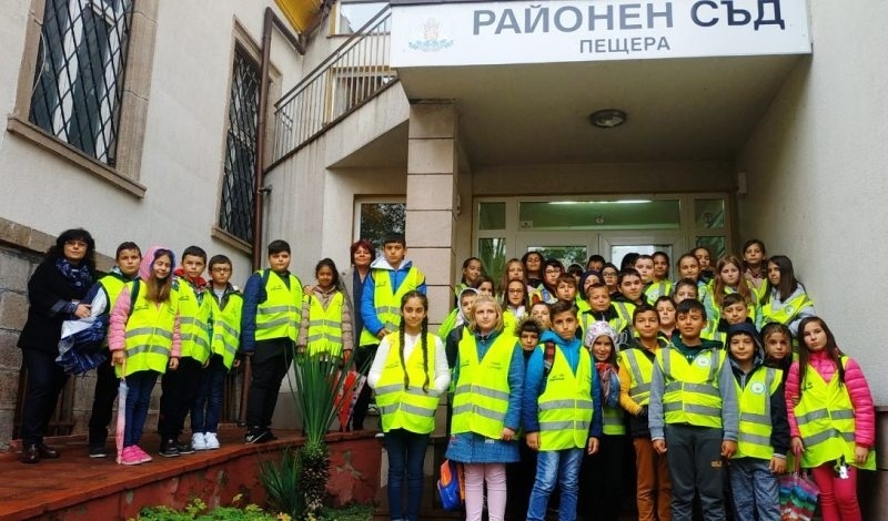 Равносметка: 121 ученици участваха в Детското полицейско управление в областта