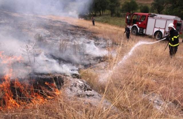 18 пожара на сухи треви за седмица