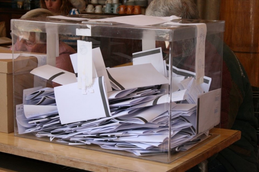 Спокойно начало на изборния ден в Септември, Стрелча и Аканджиево