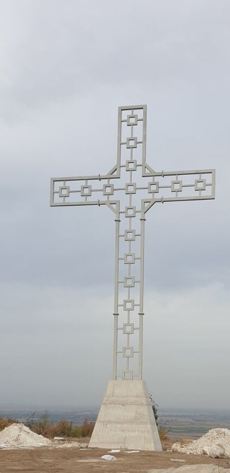 19-метров възпоменателен кръст за Георги се извисява над Паталеница