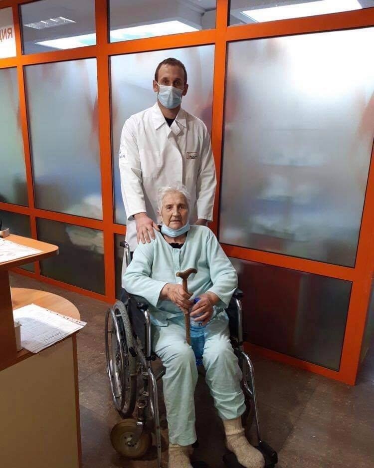 След 1 месец в болница „Хигия” 81-годишна жена е излекувана от Ковид-19