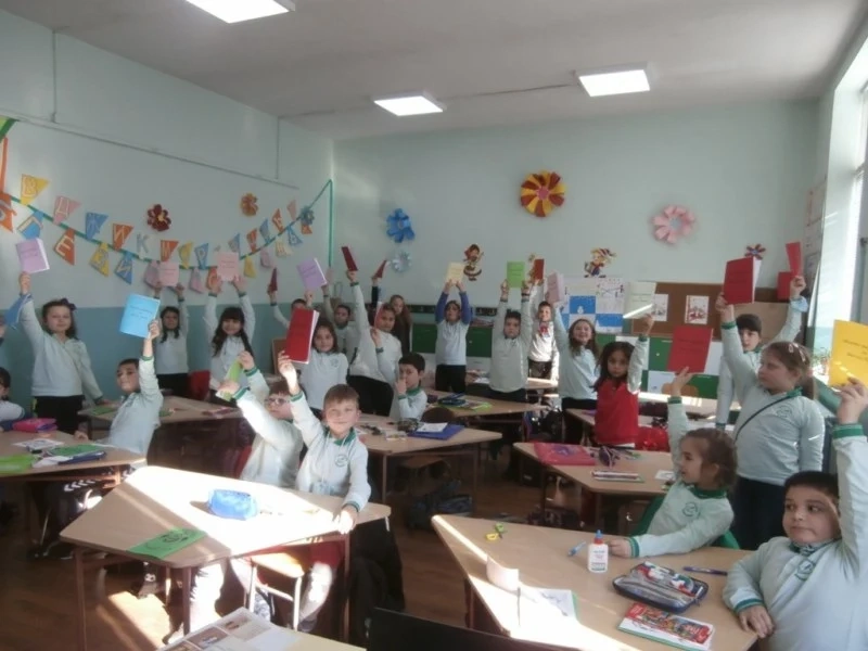 Деца от НУ „Отец Паисий” са партньори на Регионалната библиотека