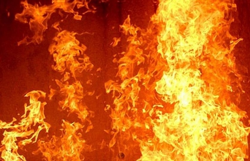 Изгоряха 15 декара гора зад църквата в Дебращица