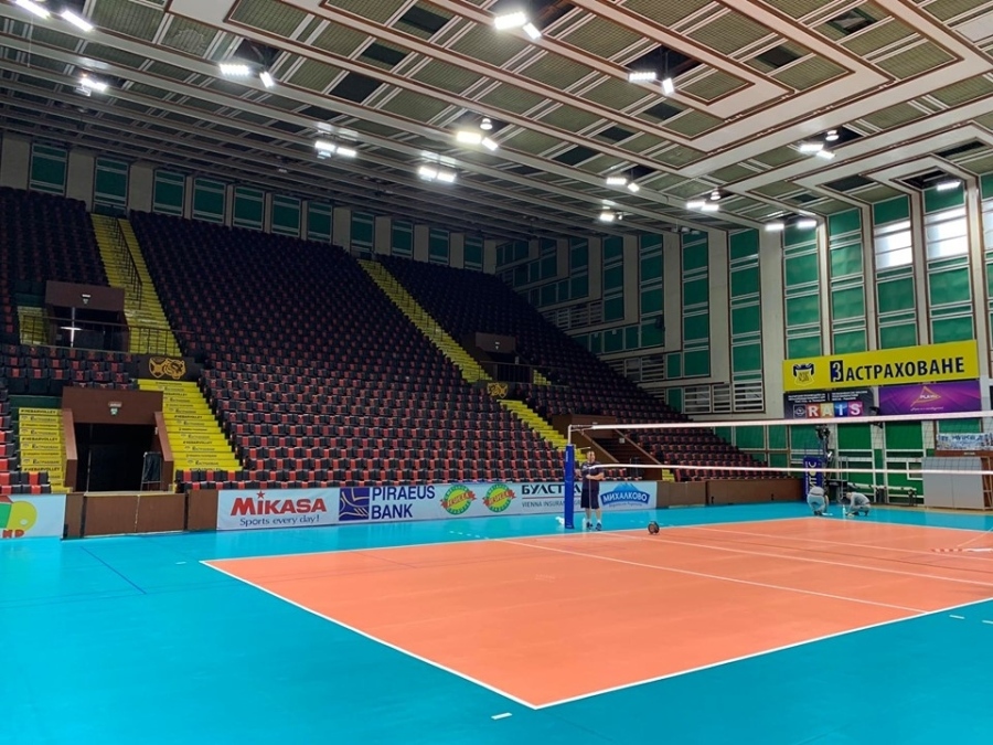 Спешно ремонтират зала ”Васил Левски” за Шампионската лига
