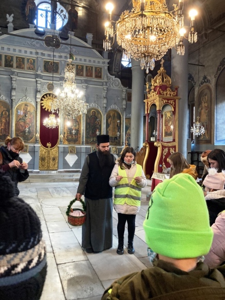 Доброволците от детските полицейски управления посетиха православни храмове