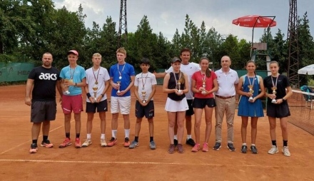 Държавното по тенис до 16 години се проведе в Пазарджик, ясни са шампионите