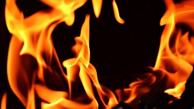 Брациговски огнеборци гасиха пожар в склад край Кричим
