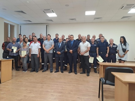 Пожарникари и доброволци от Панагюрище и Стрелча с отличия за потушаването на горските пожари