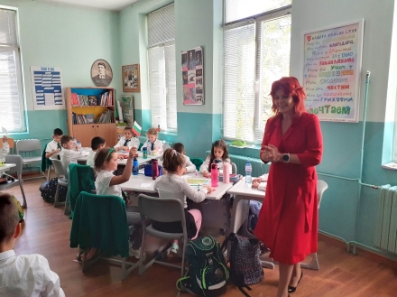 Турски преподаватели гостуваха за интерактивен урок по родинознание в НУ “ Отец Паисий“ по “Еразъм+“