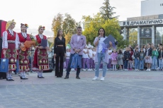На концерта на ОДК 180 момичета и момчета получиха поощрения от кмета Попов