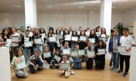 За трети път: Най-добрите в конкурса на “Биовет“ АД получиха наградите си в Деня на будителите