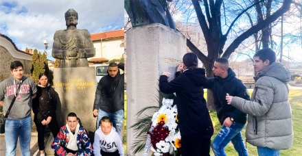 Ученици от СУ „Нешо Бончев“ опресниха надписите на паметниците на своя патрон, на Марин Дринов и ген. Дандевил