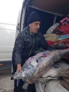Четири буса с помощи за пострадалите в Турция изпратиха Велинград и близките села
