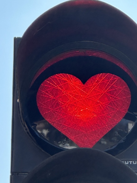 Светофари ще светят с червени сърца в Деня на влюбените в Пазарджик