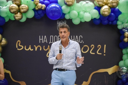 170 зрелостници-отличници ще бъдат наградени с културен чек от кмета, Дара Екимова ще пее за тях