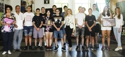 Приз ”Буден клас” за 2023 година е за деветокласници от СУ ”Нешо Бончев”