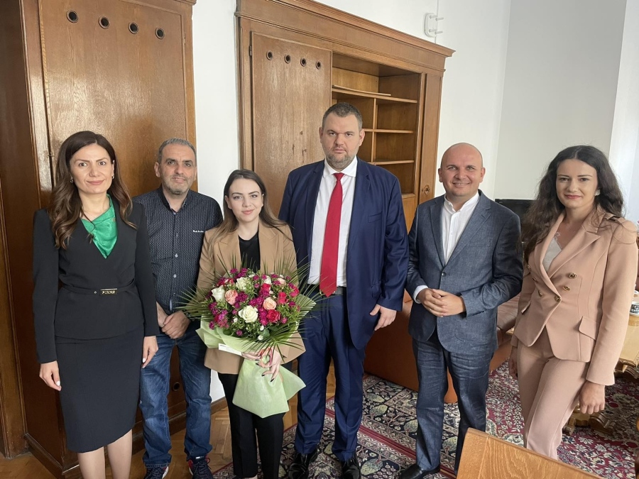 Делян Пеевски се срещна със световната вицешампионка по шах Нюргюл Салимова