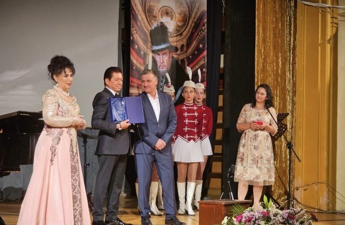 Емоционален концерт за 94-годишнината от рождението на Гяуров във Велинград