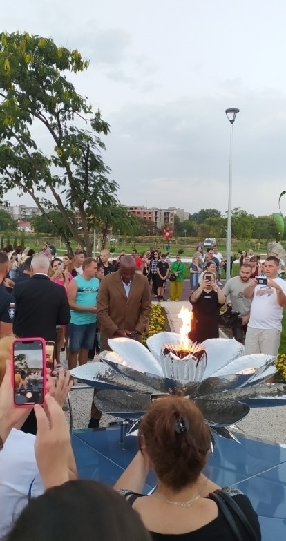 Легендарният Карл Люис: Вие и вашият град се поставихте на световната карта на мира