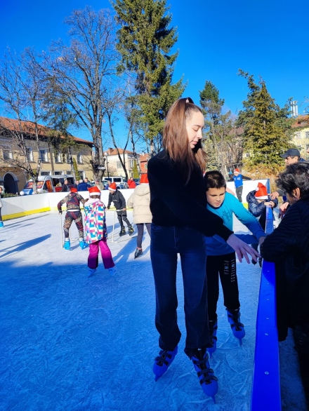 Последна седмица за ледената пързалка в Ракитово