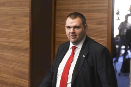 Пеевски: Човекът, който тласка България към избори, се казва Христо Иванов