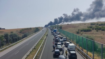 Шофьор на самозапалил се автомобил благодари на пазарджишките полицаи и пожарникари