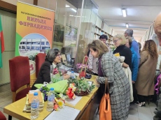 Писателката Здравка Евтимова в Пазарджик: За да можете да пишете хубаво, бъдете в библиотеката и четете