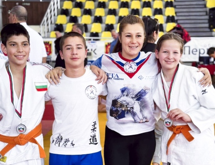 Четири медала за джудо клуб “Топалов“ от държавното първенство