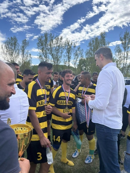 Кметът на общината Петър Куленски почете Деня на ромите на футболен турнир в Говедаре