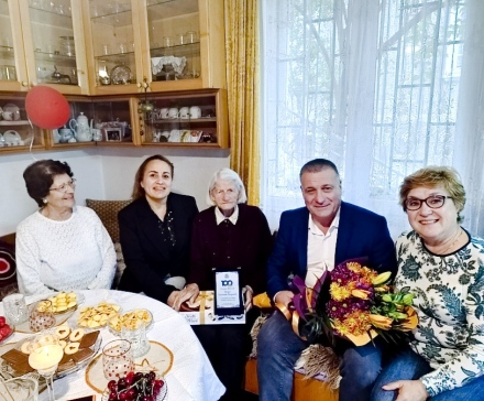 Трима столетници във Велинград от началото на годината