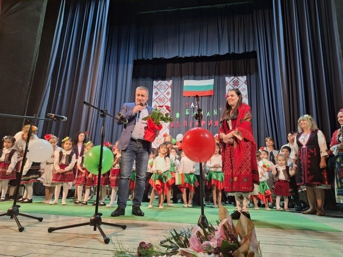 С концерт ДГ „Детски рай“ благодари на своите дарители