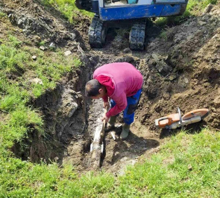 Приключи подмяната на част от външен водопровод в Дорково