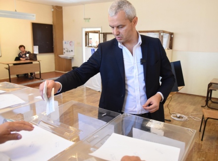 Костадин Костадинов: Гласувайте! Изборите са начин да изхвърлите политическия боклук