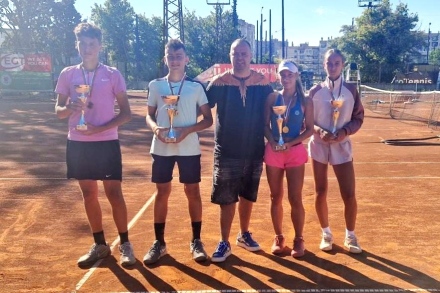 На държавното по тенис до 14 години в Пазарджик титлите на сингъл са за Георги Георгиев и Никол Нунева