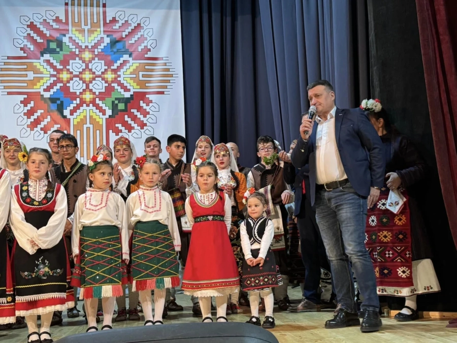 С музикален спектакъл отбелязаха 120-годишнината на НЧ „Васил Левски-1904“ и 35 години от основаването на ПДЮАНПТ „Здравче-Венче“