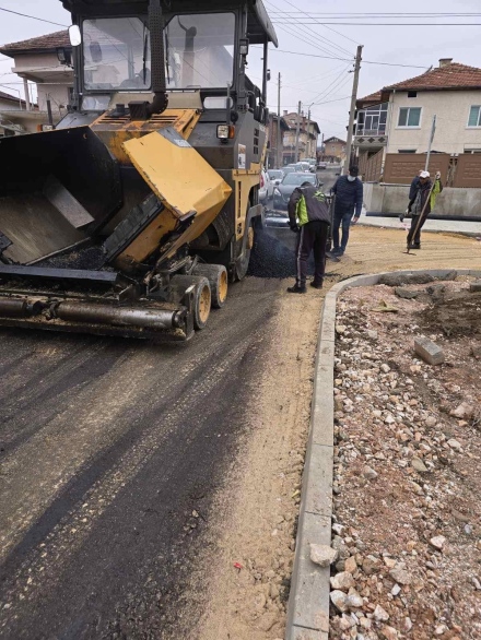 12 улици в „триъгълника“ в квартал „Каменица“ са с нови бордюри и тротоари