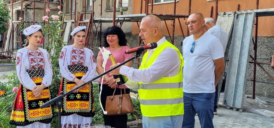 В Пещера започна санирането на многофамилни жилищни сгради за над 1,2 милиона лева