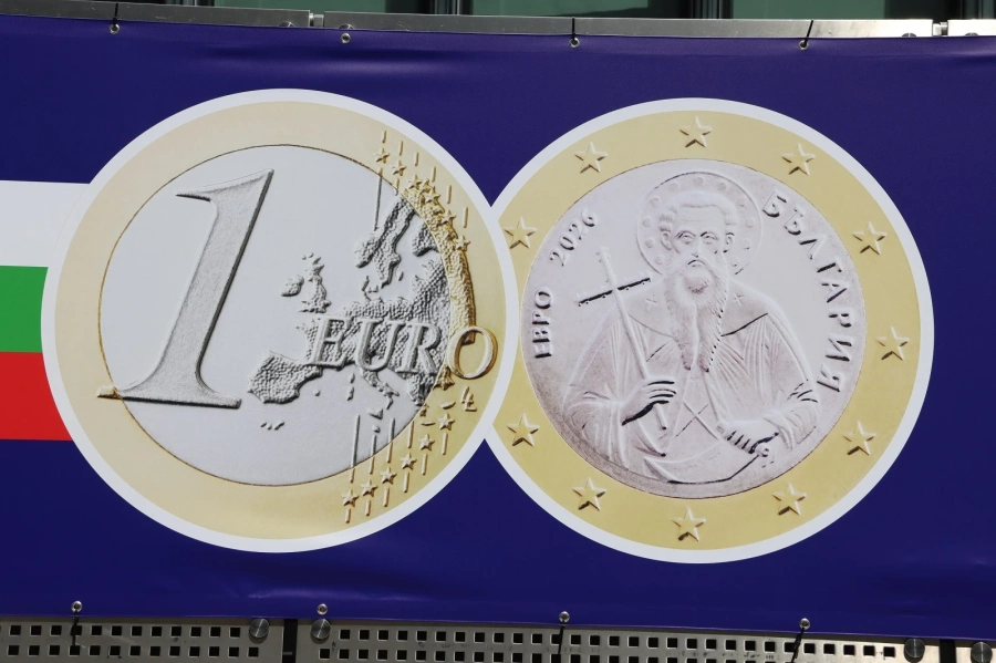 НОИ информира пенсионерите в Пазарджик за еврото