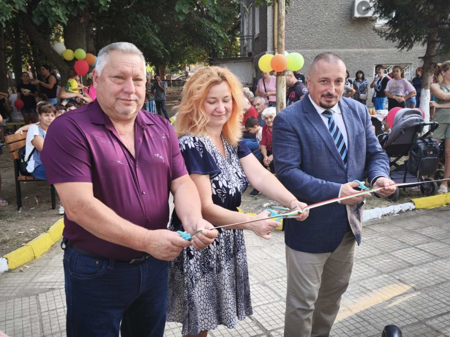 Сбъдната мечта: Откриха обновените детска площадка и спортно игрище в село Бъта
