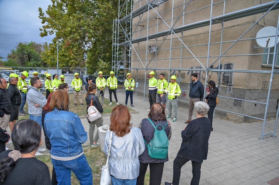 Започва санирането на още два жилищни блока в Пазарджик - ето къде