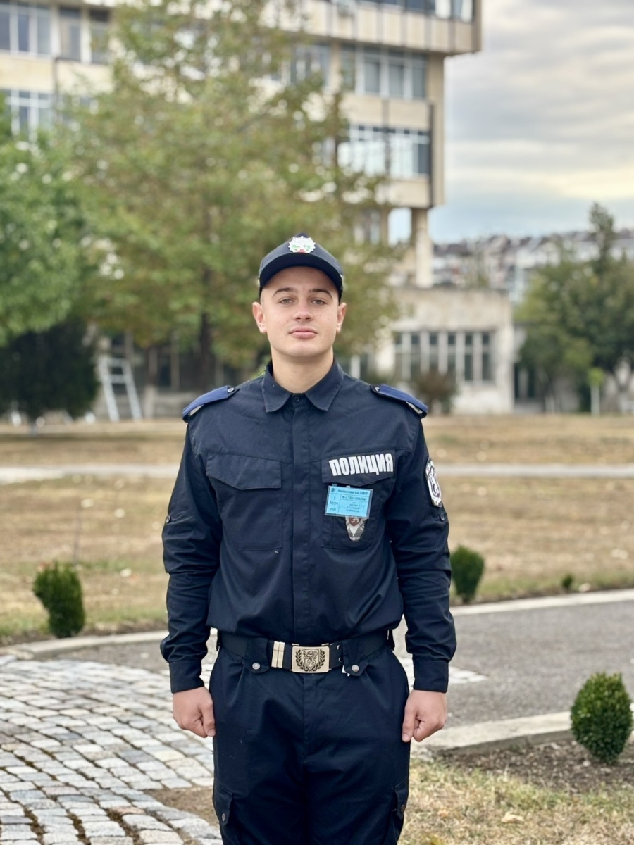 Наше момче е курсантът, приет с най-висок успех в Академията на МВР