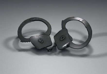 Задържаха мъж и жена за стротелни измами в областите Пловдив и Пазарджик за над 640 000 лв.