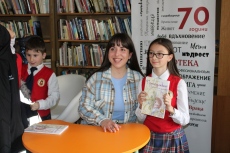Герои от нова детска книга оживяват в куклен театър