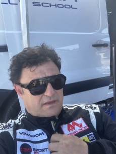 Автомобилният пилот Илия Царски: Ученичка и политик ме мотивираха да създам AUTOTZAR Rally School