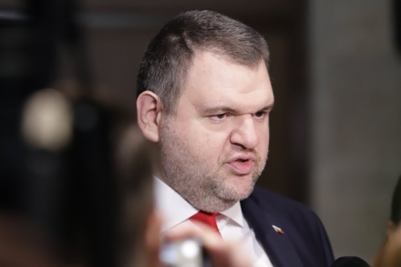 Пеевски по темата за ”Лукойл”: Истерия има само в партията на пуделите