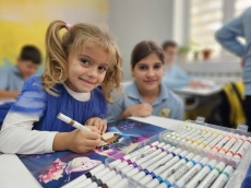 Първата си есенна разходка до училище направиха бъдещи първолаци