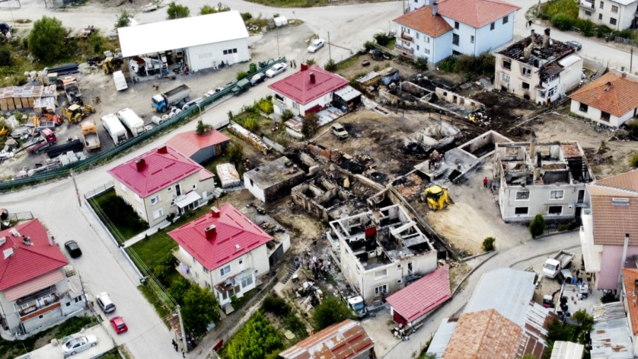 438 606 лева помощ за изгорелите къщи в Сърница