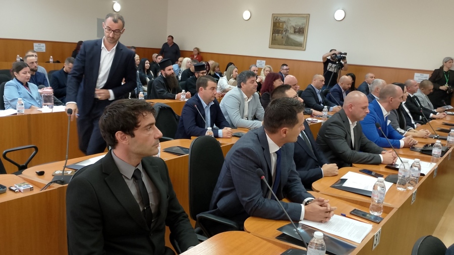 Още от сесията в Пазарджик: Пренасочиха 420 000 лева за ремонти на улици в 6 села и града, подкрепиха проект за отваряне на школи за деца с бюджет 748 000 лева