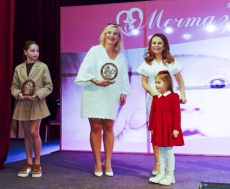 Плакет “Ангел на надеждата“ за зам.-кмета Веселина Милкова