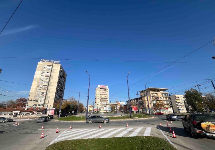 ТИР и учебна кола се блъснаха на кръговото при моста Марица в Пазарджик